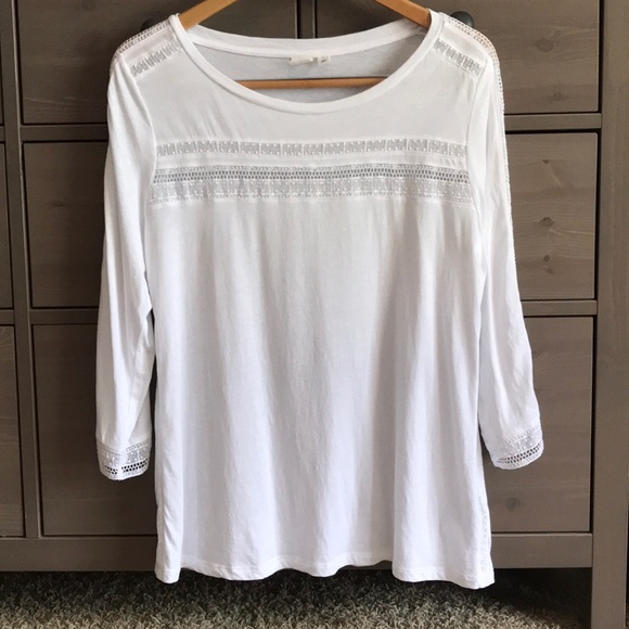 GAP Tops - ⛅️ GAP 3/4 Sleeve Top with Crochet Detail
